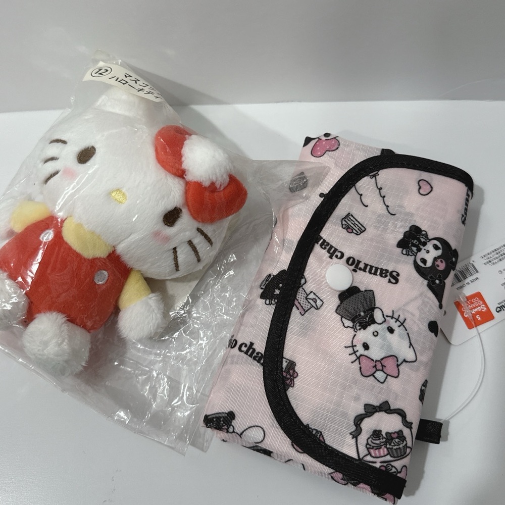 NWT! Sanrio characters foldable reusable bag and hello kitty plush